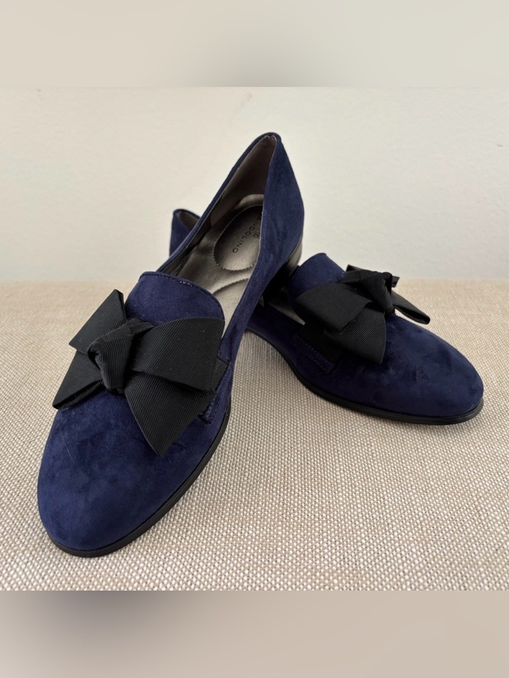 Bandolino Classic Bolomb Loafer Navy Suede Black Grosgrain Bow 7.5